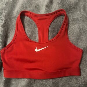 Nike swoosh medium support sports bra
